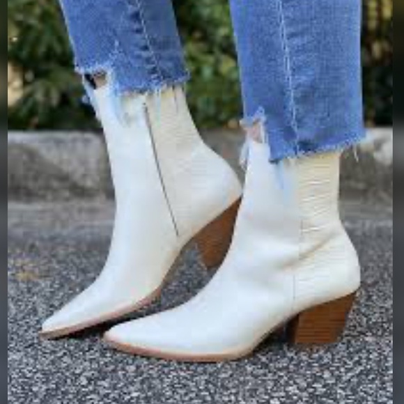 Free People x Matisse || ‘Elyse’ Ankle Boots - Western - Picture 12 of 13
